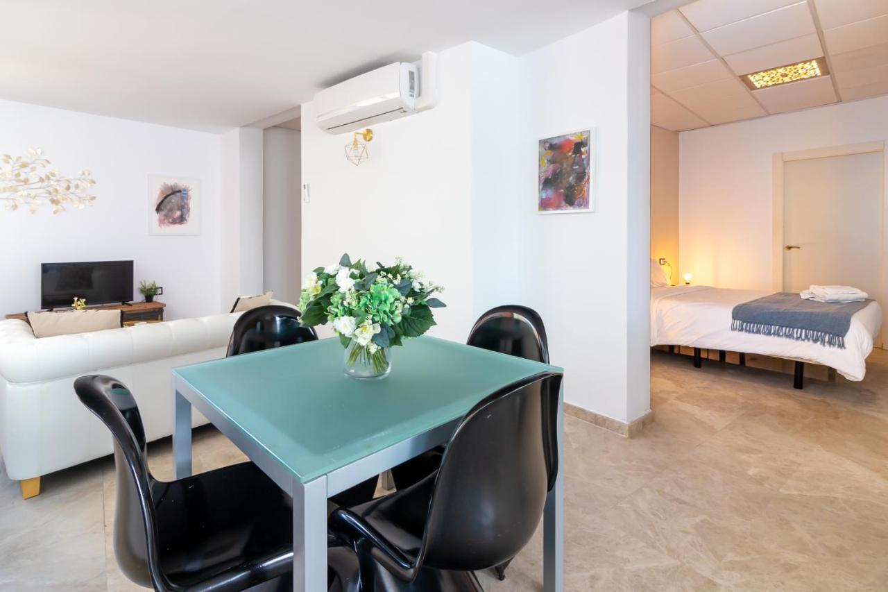 Saenz Suites Gallery By Bossh! Apartments Málaga Exterior foto
